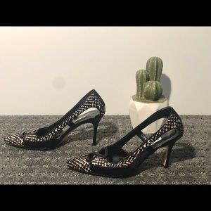 Manolo Blanihk Pointy patterned heels